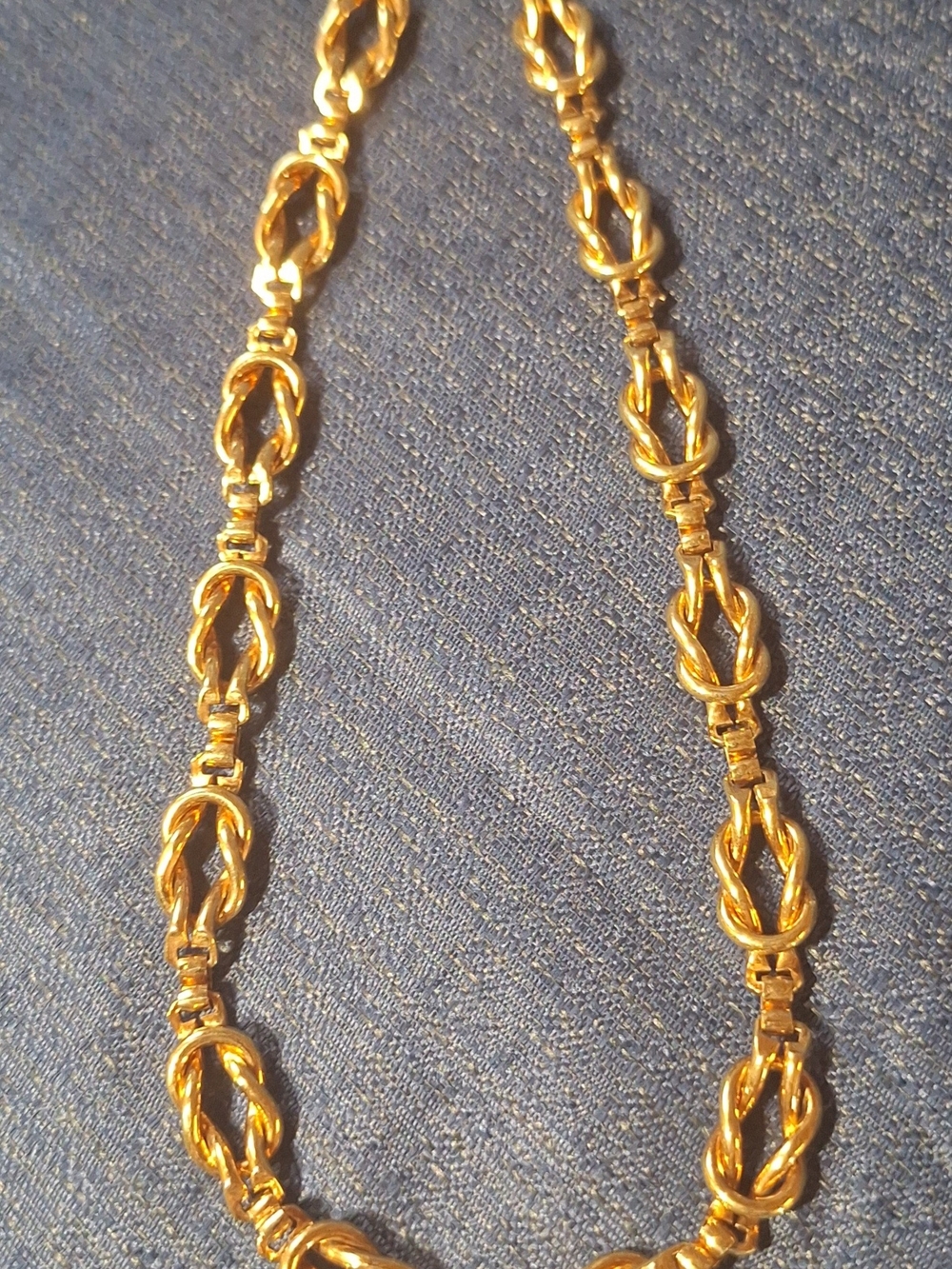 Elegant Gold-Tone LOVE KNOT Necklace - Women Jewelry